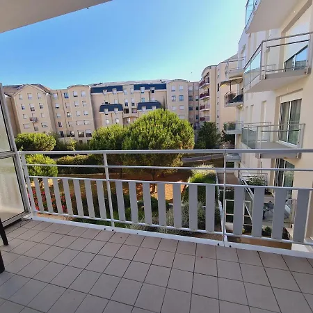 Spacieux, Centre Ville, 2 Chambres, Parking, Proche Toutes Commodites - Fr-1-485-122 *